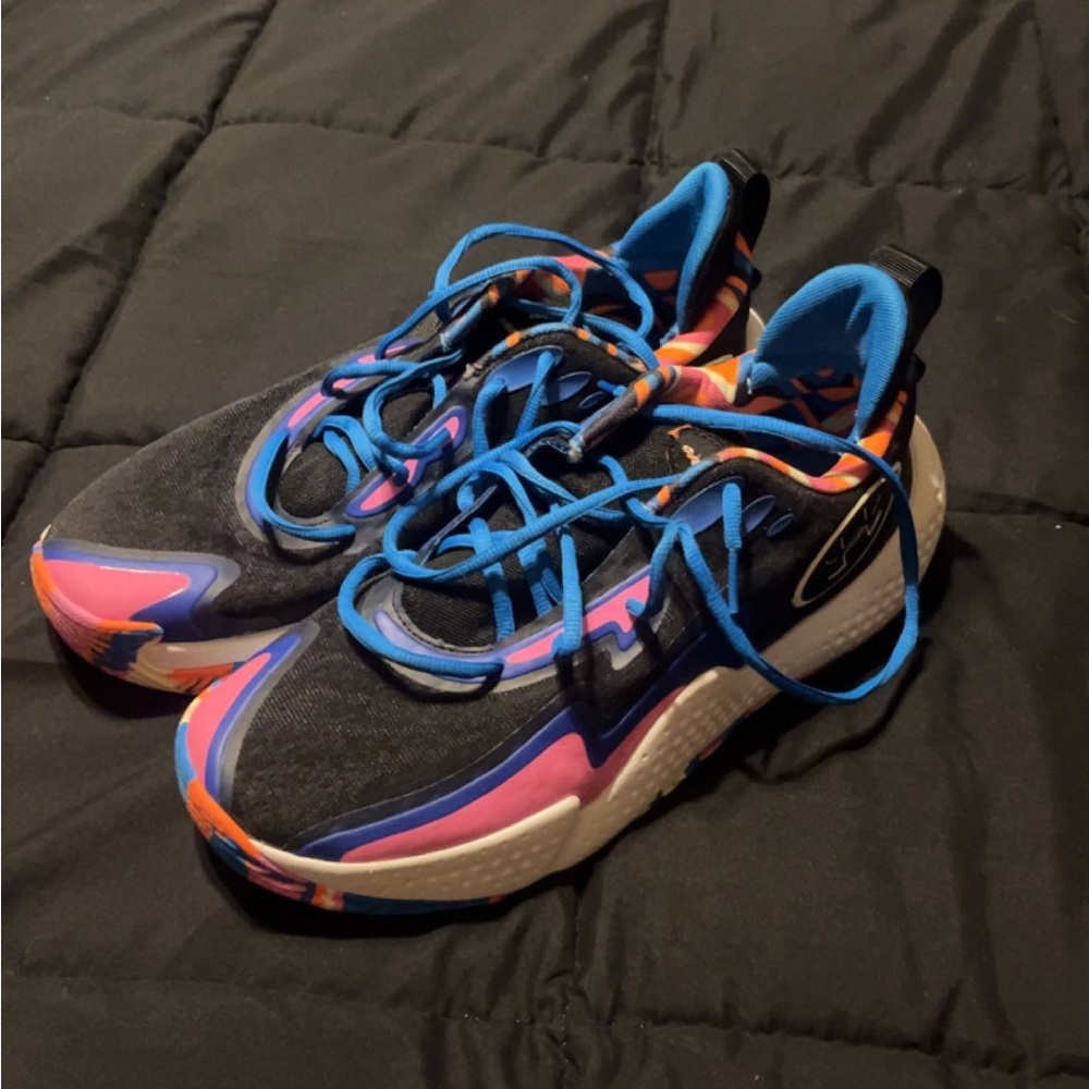Under armour basketball shoes size 11. Never worn